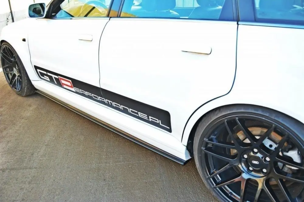 Maxton Design difuzory pod boční prahy pro Audi RS4 B5, černý lesklý plast ABS Originální